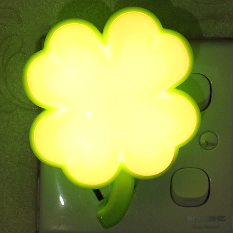 Plug In Night Light, Mini Hand Four-leaf Clover Night Light